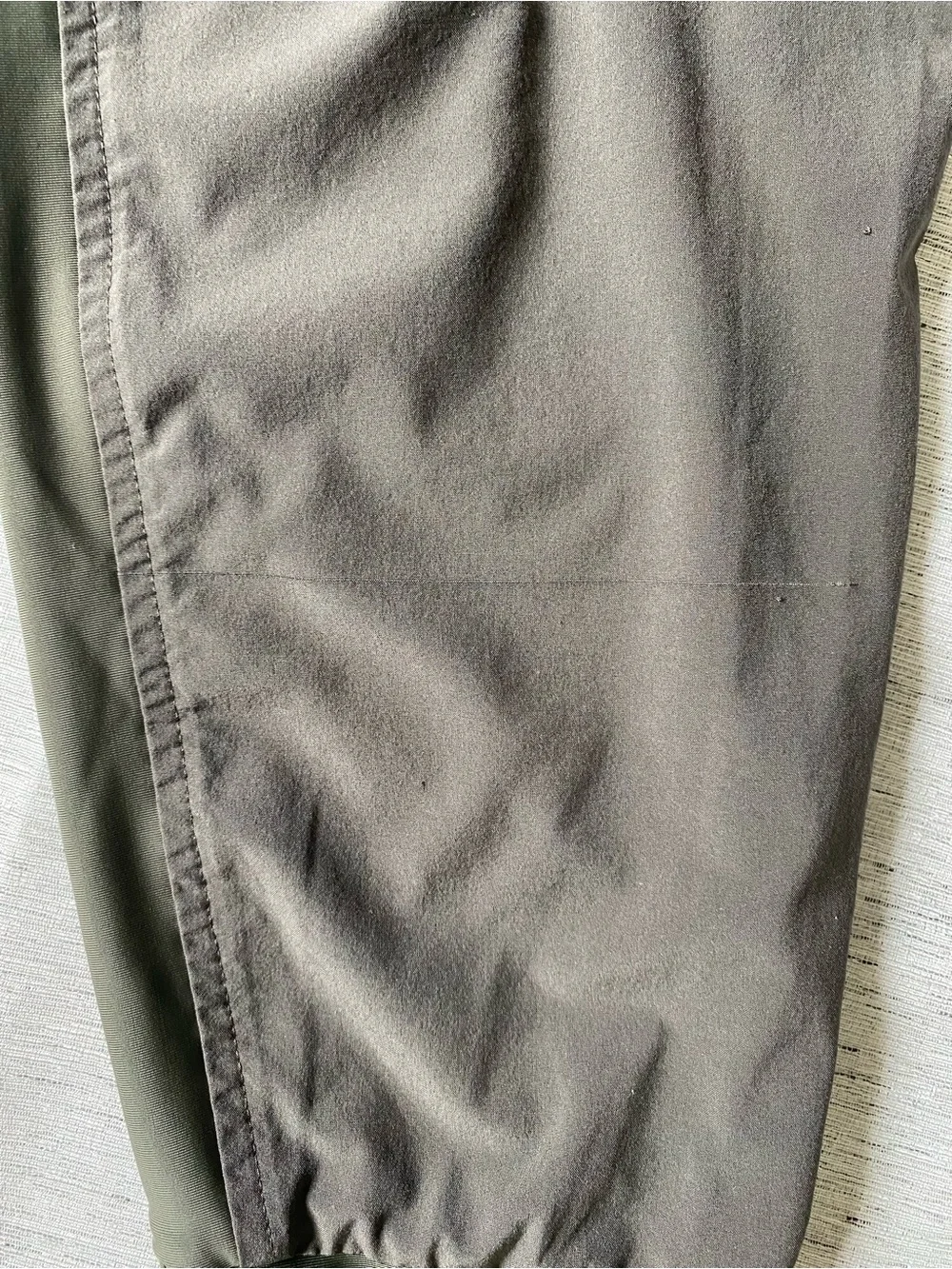 Athleta Women’s Jogger Pants Dark Green Grey Stretch Pockets Flaw Snag